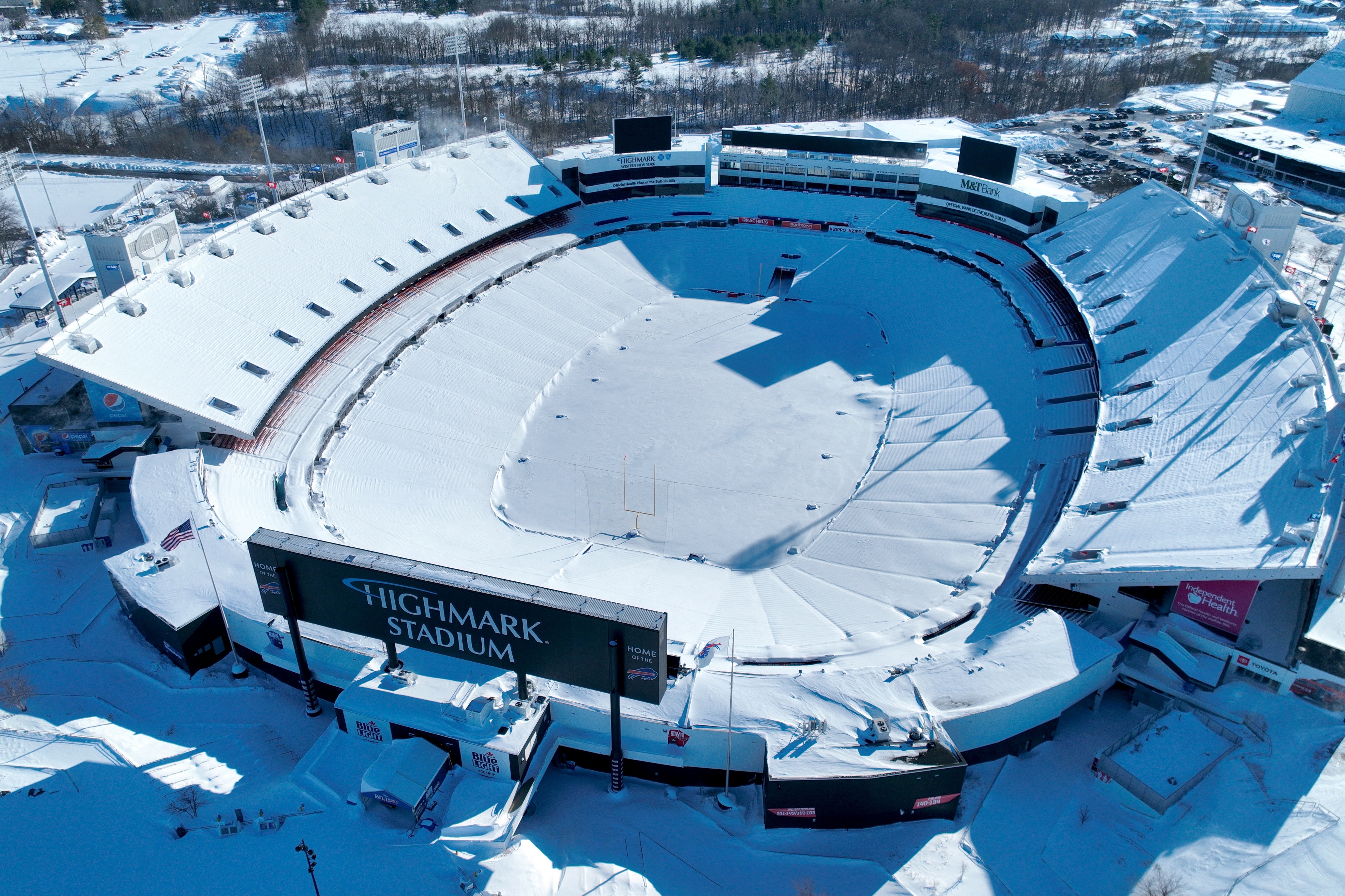 FILE PHOTO: The Buffalo Bills' NFL team's Highmark Stadium is covered in snow after a recent storm in Orchard Park, New York, U.S. November 21, 2022.  REUTERS/Drone Base/File Photo