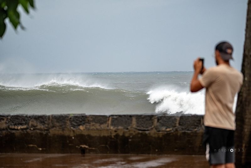 FILE PHOTO: Waves approach the shore amid Cyclone Belal, in Saint-Denis on Reunion Island January 14, 2024 this picture obtained from social media. Instagram @ndsprod33/via REUTERS