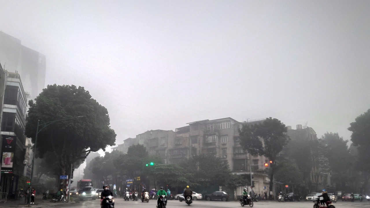 A view of traffic amid air pollution in Hanoi, Vietnam, February 2, 2024. REUTERS/Khanh Vu