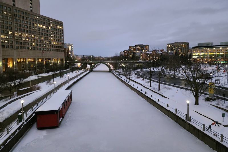 CANADA-CLIMATE-CANAL:World's largest natural ice rink reopens in Canada